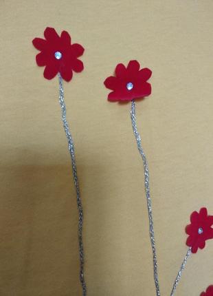 Жовта жіноча майка з аплікацією червоні квіти2 фото