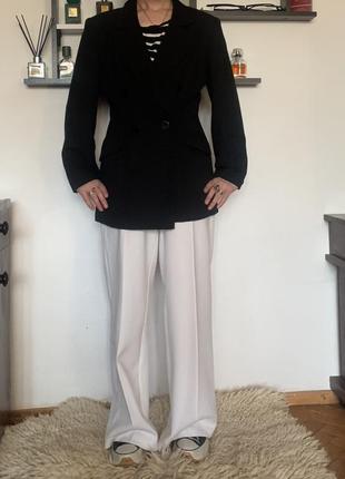 Винтажный блейзер пиджак с приталенной талией и широкими плечами