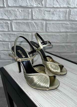 Босоножки на каблуке just cavalli, 37размер, туфли на каблуке,