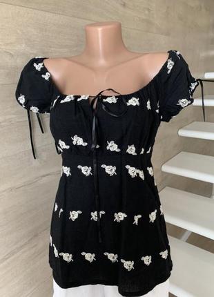 Гарна блузка з натуральної тканини