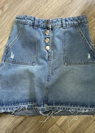 Женская джинсовая юбка / юбка candy на девочку с потертостями и пуговицами на лето