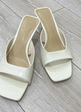 Шлепанцы от h&amp;m