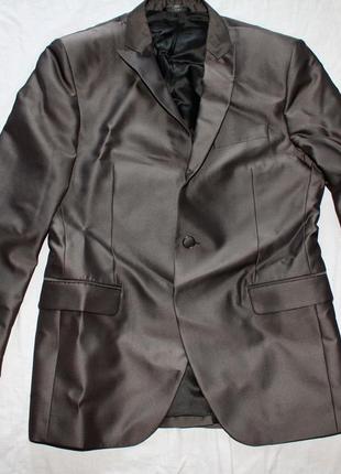 Чоловічий костюм