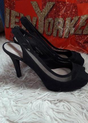 Элегантные босоножки на шпильке р-р35-37 f&f