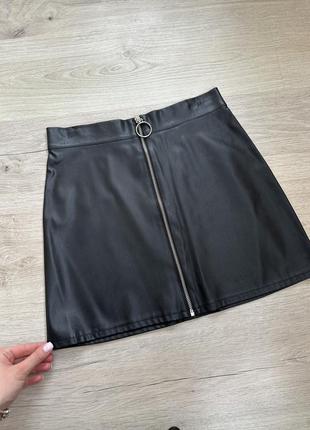 Юбка из эко кожи