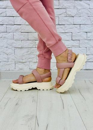 Неймовірно м'які пудрові босоніжки на платформі р36-40 натуральна шкіра сандалі4 фото