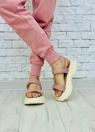 Неймовірно м'які пудрові босоніжки на платформі р36-40 натуральна шкіра сандалі6 фото