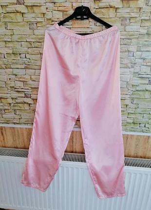 Атласные брючки для дома пижама или сна есть небольшие затяжки