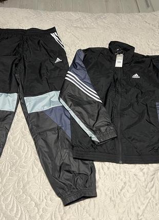 Спортивный костюм adidas