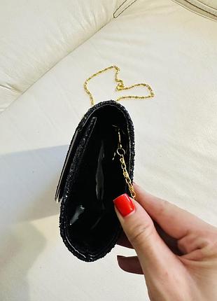 Черный блестящий клатч