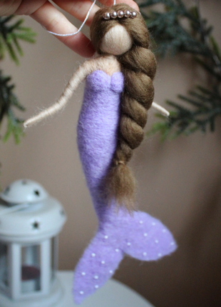 Сувенирная кукла подвеска сказочная русалочка фиолетовая