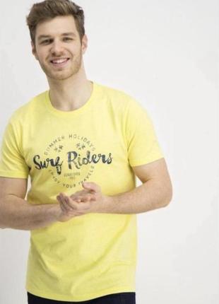 Футболка чоловіча