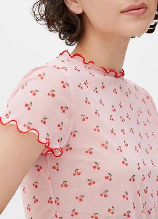 Розовый топ сеточка с вишнями сердечками футболка женский летний весенний