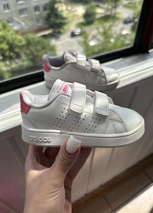 Кросівки adidas для дівчинки