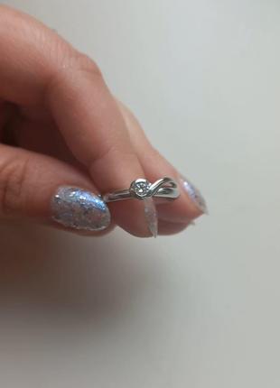 Кольцо с бриллиантом 750 проба италия