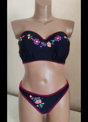 Красивый купальник