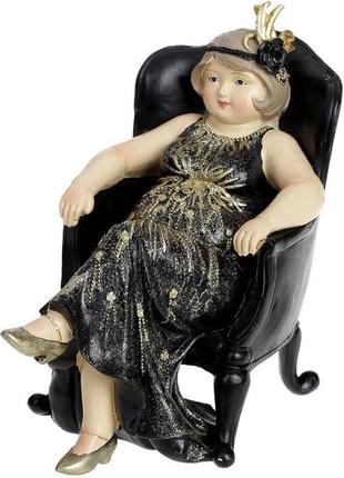 Статуетка декоративна «дама в кріслі» 17.5х10.5х16.5 см, чорний із золотом