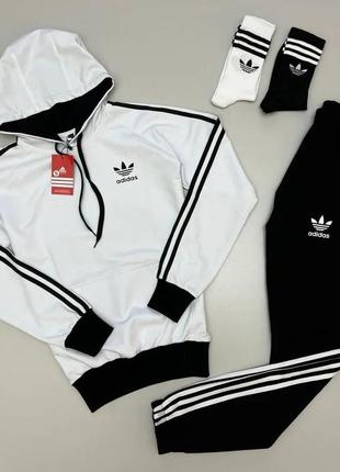 Костюм adidas худи-брюки 2 пары носков в подарок