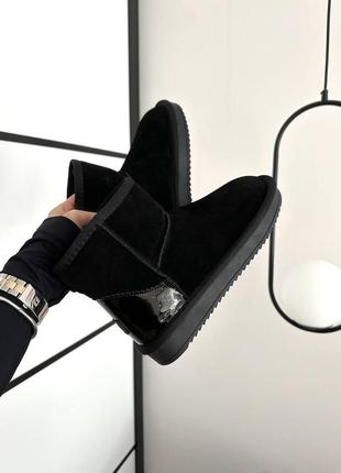 Зимние женские ботинки ugg mini black lacquer 🧡