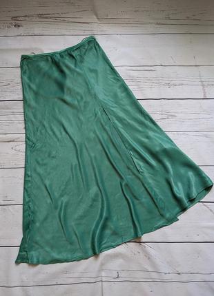 Атласная плотная юбка с разрезом от zara