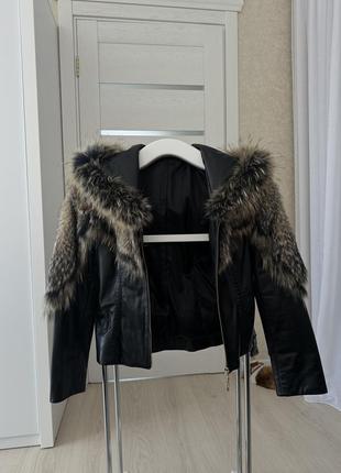 Шкіряна курточка від patago