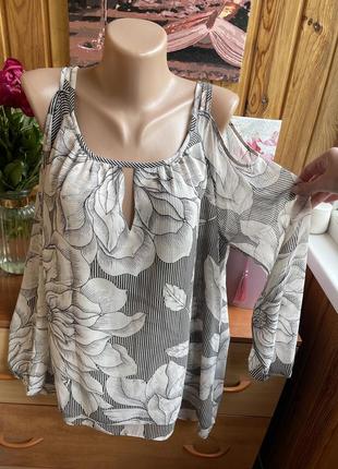 Блуза блузка открытые плечи вырез и двойная цветочный принт цветы шифоновая удлиненная