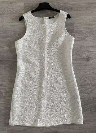 Massimo dutti біла сукня із фактурної тканини м - розмір
