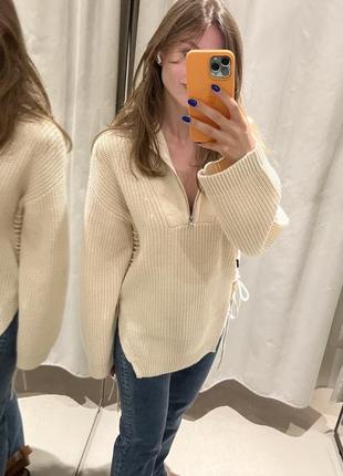 Жіночий светр бренду &otherstories молочного кольору. розмір xs