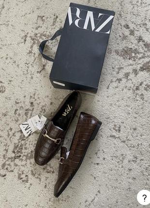 Классические кожаные лоферы с тиснением оригинал zara