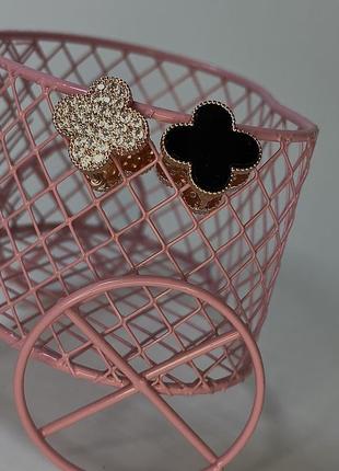 Двосторонні сережки клевер