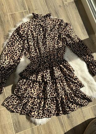 Платье тренд леопард