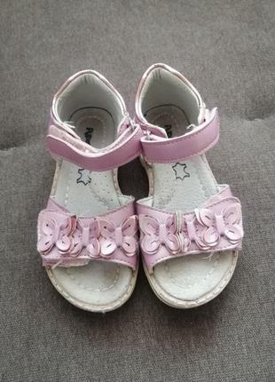 Кожаные босоножки