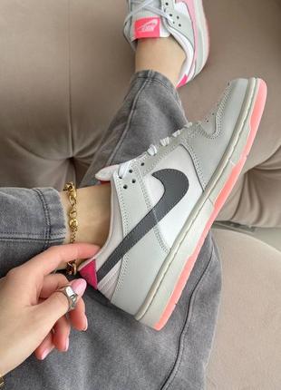 Классные женские кроссовки nike air max colour wine glasses for girls weekend pink puck серые6 фото