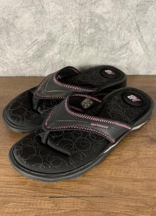 Шлепанцы new balance flip flops
