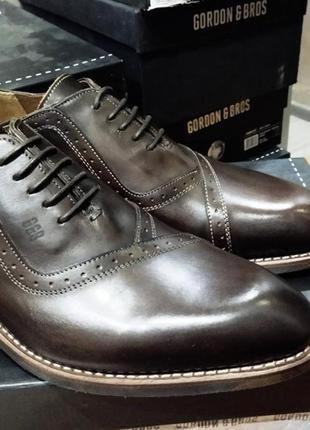 Чудового дизайну шкіряні туфлі бренду чоловічого взуття з німеччини gordon & bros.нові, в коробці