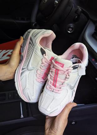Жіночі кросівки nike vomero 5 білі з рожевим