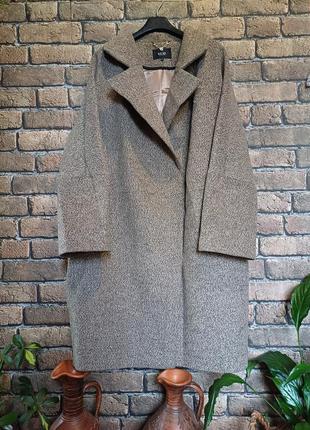 Фирменное  шерстяное зимнее пальто от riche collection.