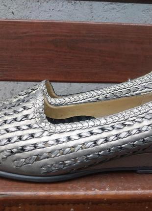 Летние туфли на танкетке из натуральной кожи gabor