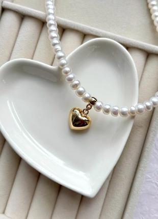 Ожерелье из натуральных жемчугов с кулоном сердце, чокер с жемчужиной с подвеской сердечком, колье подвеска сердечко с перлами, стильный чекер