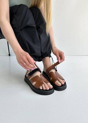 Шлепанцы женские кожаные натуральная кожа коричневые с черное подошвой