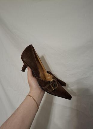 Кожаные туфли на низком каблуке китен хил