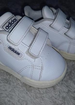 Кроссовки кроссовки baskets - adidas - roguera - enfant - blanc - cuir - scratch