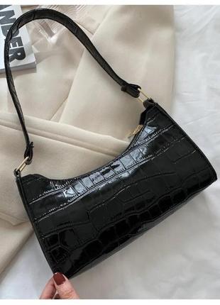 Тренд стильна жіноча сумка на плече багет екошкіра під крокодил чорна