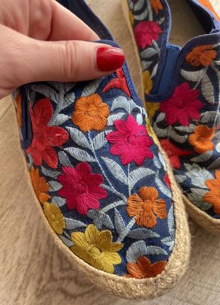 Слипоны макасины с вышивкой