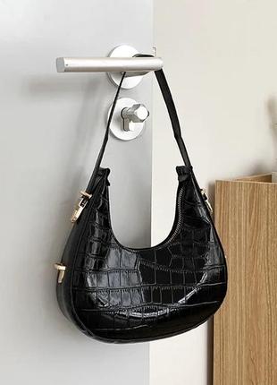 Тренд стильна жіноча сумка багет багетка на плече екошкіра під крокодил чорна