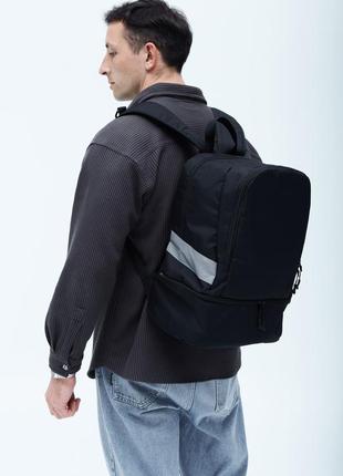 Чоловічий чорний рюкзак для тренувань, спорту з відділенням для взуття та мокрих речей.