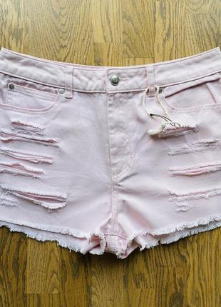 Розовые джинсовые шорты