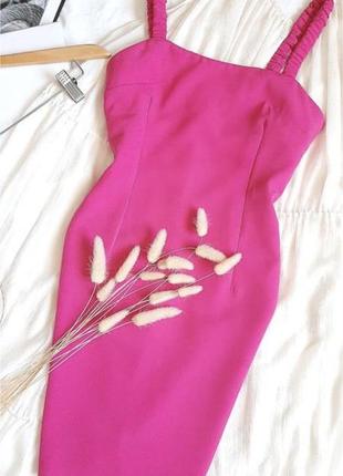 Розовое платье барби missguided