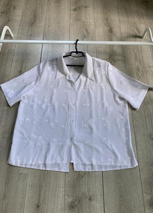 Белоснежная блуза белого цвета с вышитыми цветами батал большого размера 58 60
