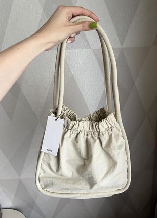 Сумка ведро mango ruched bucket bag